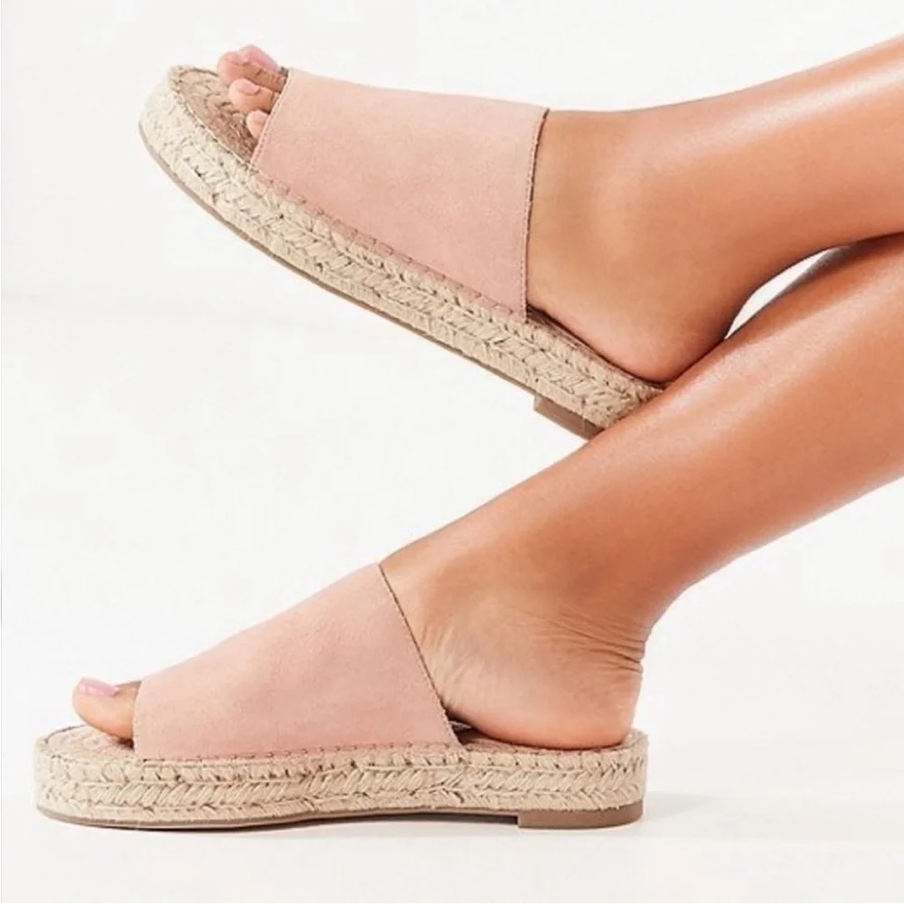 NIB Urban Outfitters Mimi Suede Espadrille Slide Sandals in Pink